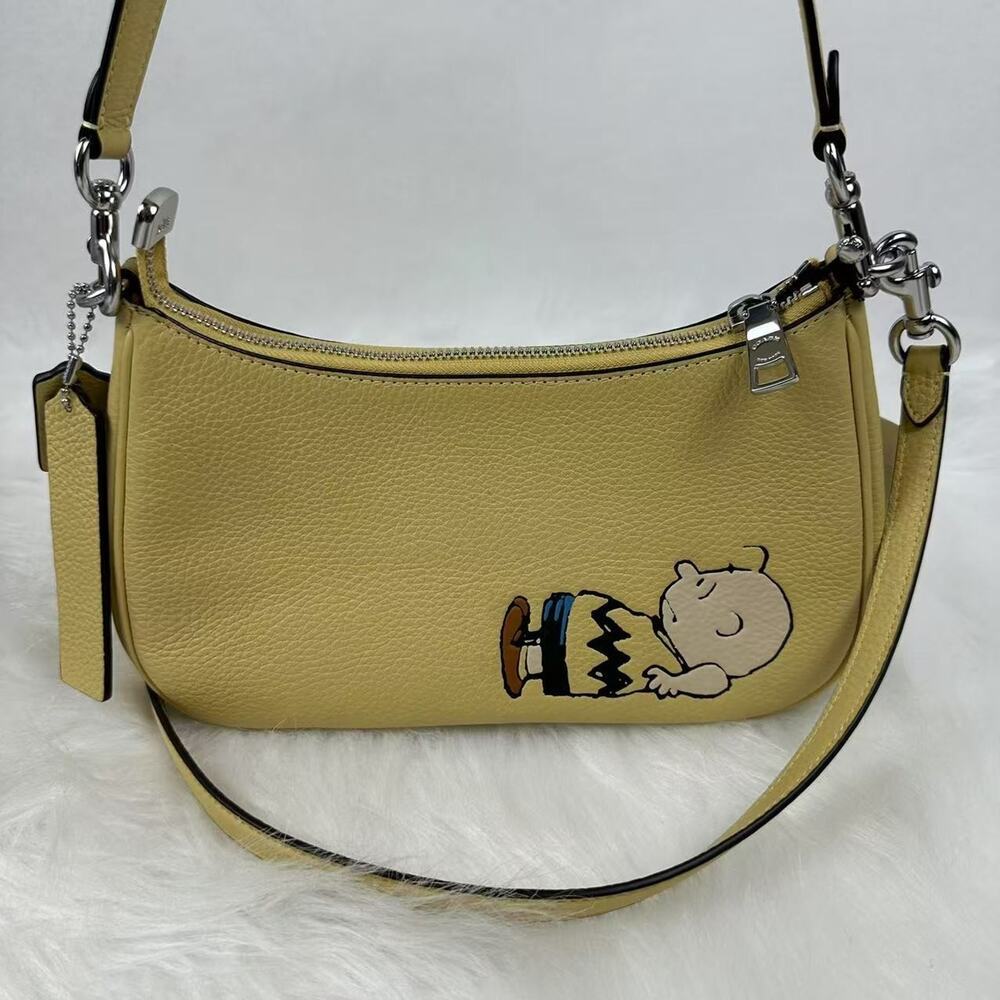 Coach X Peanuts Teri Shoulder Bag With Charlie Brown In Leather/Hay CBJ83 NWT - Picture 4 of 9